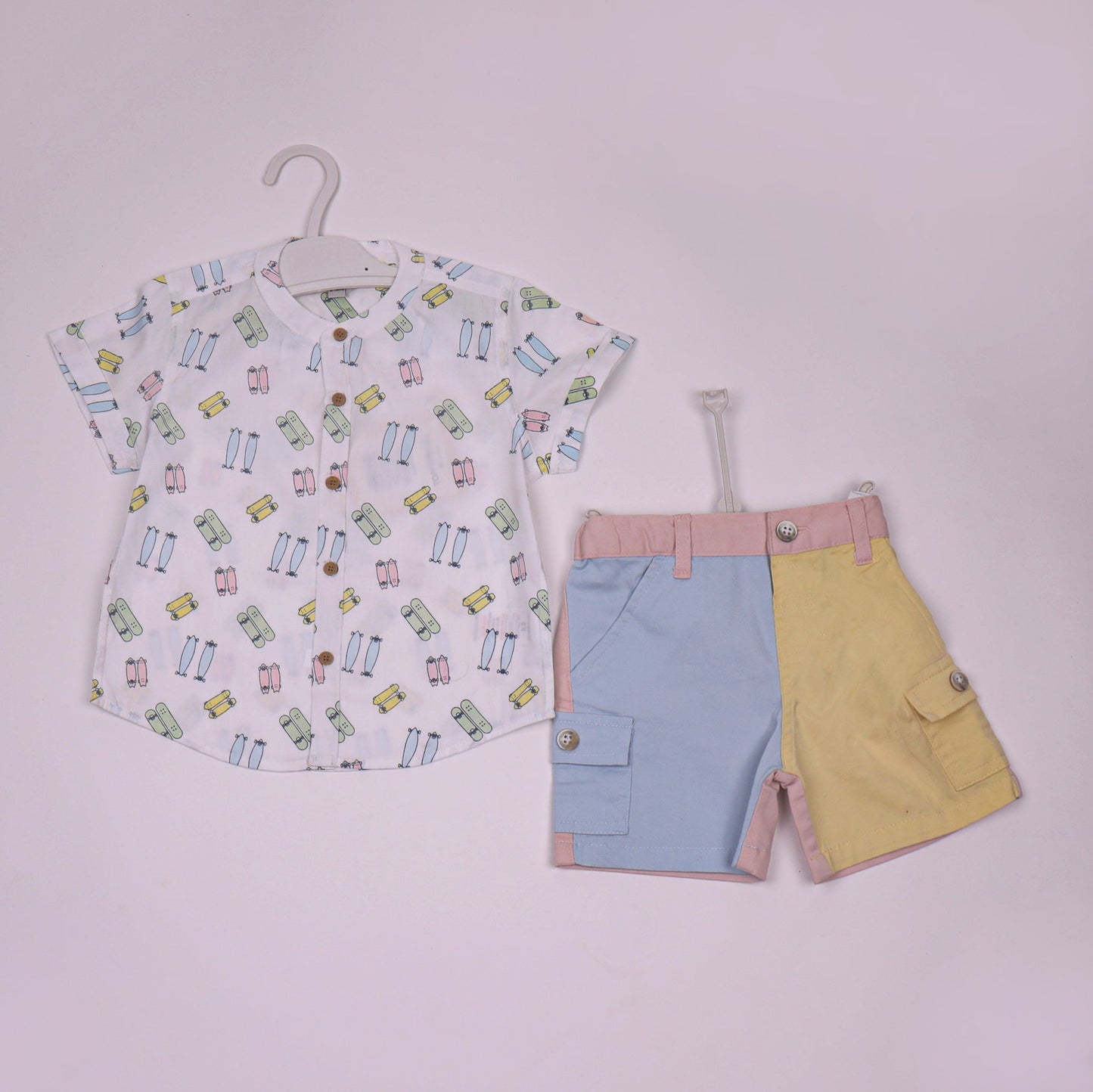 Toffyhouse Boys White Printed Half Sleeve Shirt & Knee Length Shorts Set – 4 Pockets