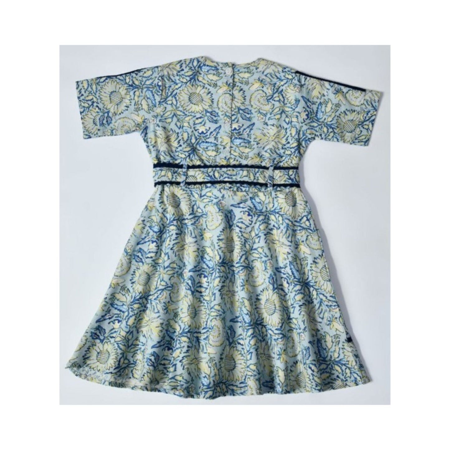 Bella Moda Girls Cotton One-Piece Frock – Soft Half Sleeves, Round Neck with Back Buttons – Small Flower Print for Essentials, Smart Outdoor, Party & Fashion Wear (All Seasons)