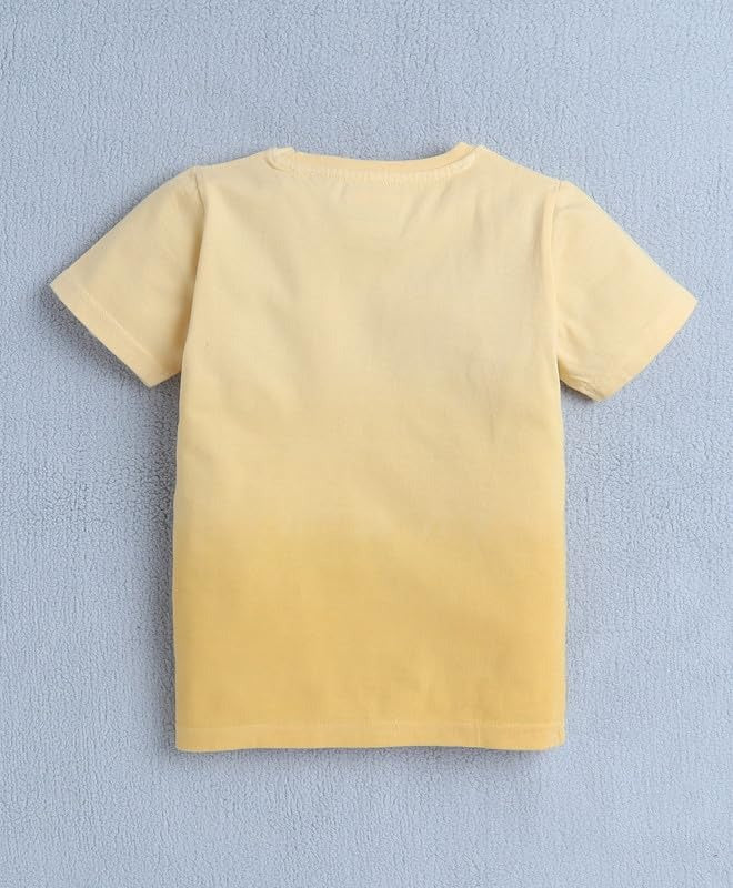 Smart Outdoor Style: The All-Weather Round Neck T-Shirt