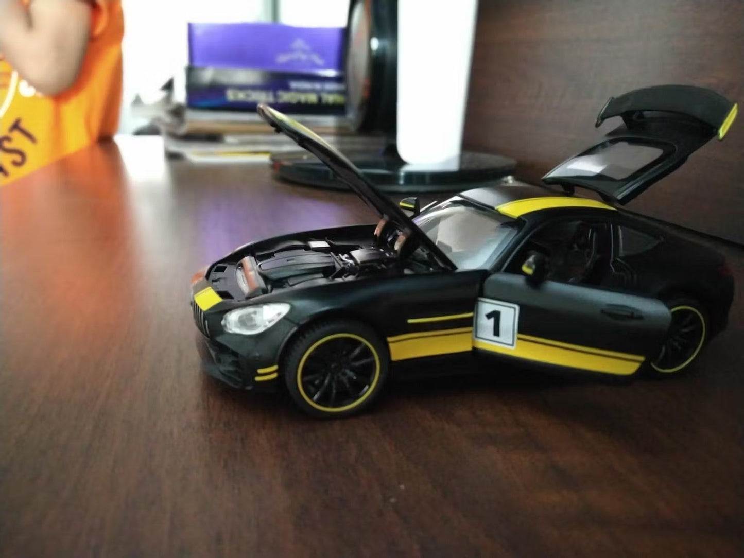 METAL CAR 1:24 BIG