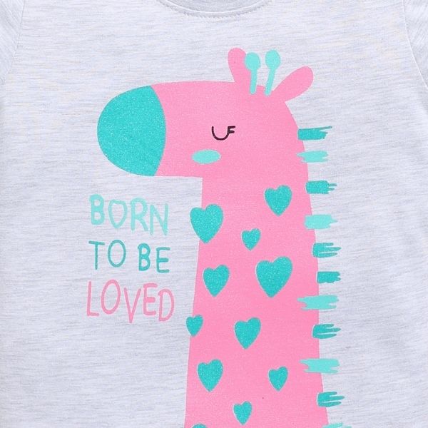 Adorable Grey Baby Tee – Giraffe Print with 'Born to Be Loved' Text