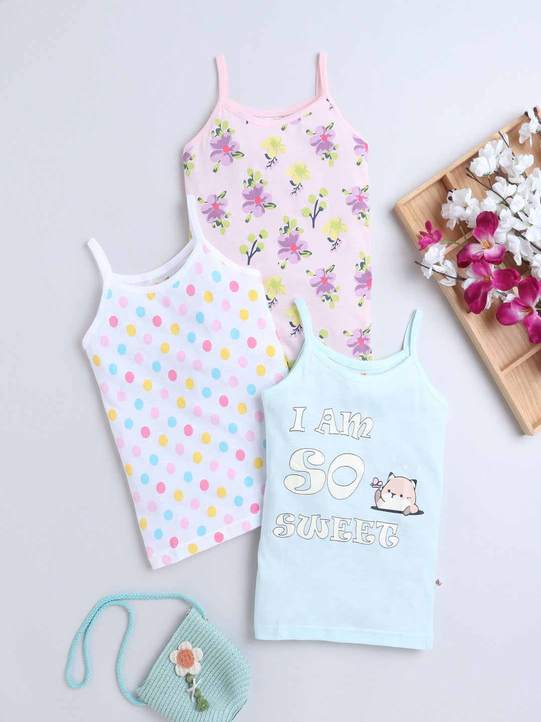 Slip into softness with Bumzee’s 3-pack slips in pastel shades, perfect for every season!