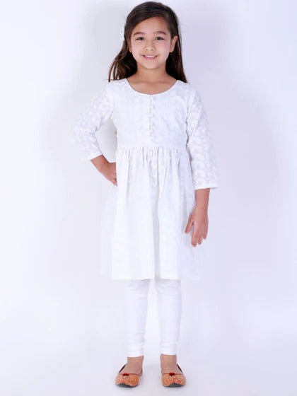 Pure Elegance: VASTRAMAY White Cotton Kurta & Leggings Set for Little Fashionistas