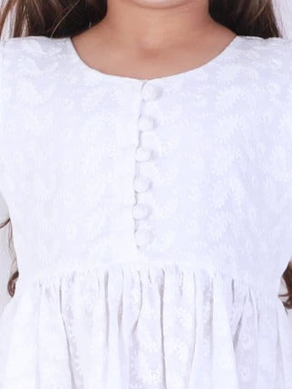 Pure Elegance: VASTRAMAY White Cotton Kurta & Leggings Set for Little Fashionistas
