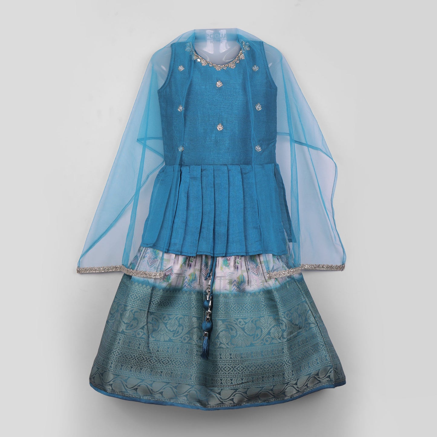 Little by Little’s party lehenga: sleeveless choli, flared skirt, and sparkling dupatta charm!