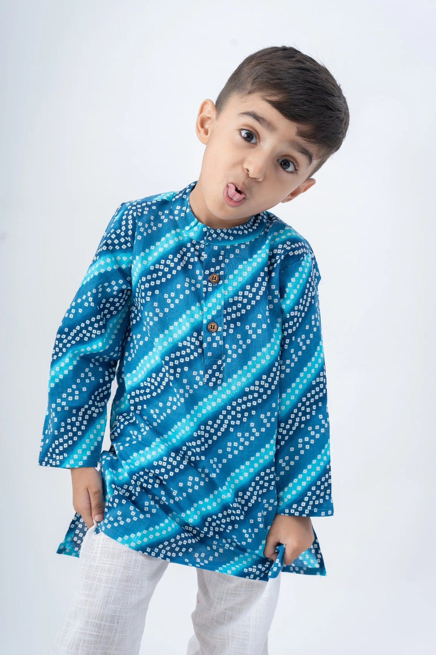 Vibrant Blue Cotton Kurta Pyjama Set – Breathable Fabric for Festivals & Fashion