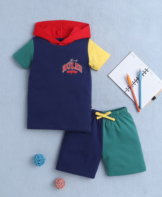 Baby World boys’ casual set: hooded T-shirt and shorts for smart outdoor fashion days!