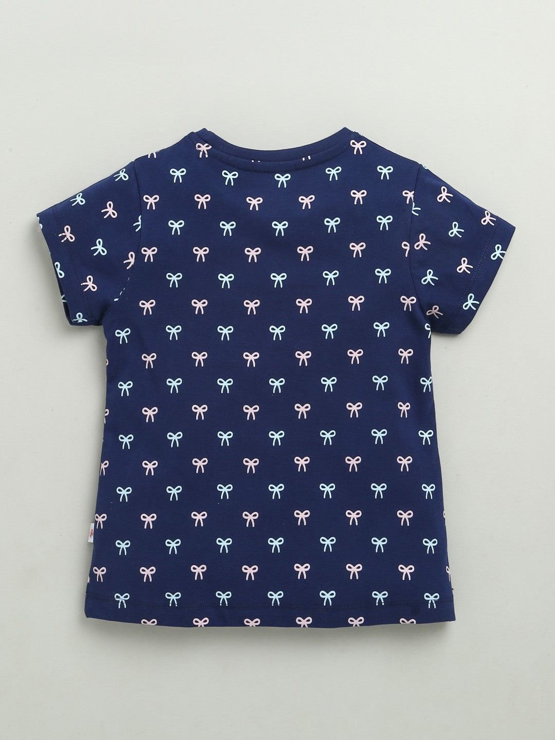 Slip into cozy style with Bumzee’s T-shirt & shorts set—playful text and comfy fit!