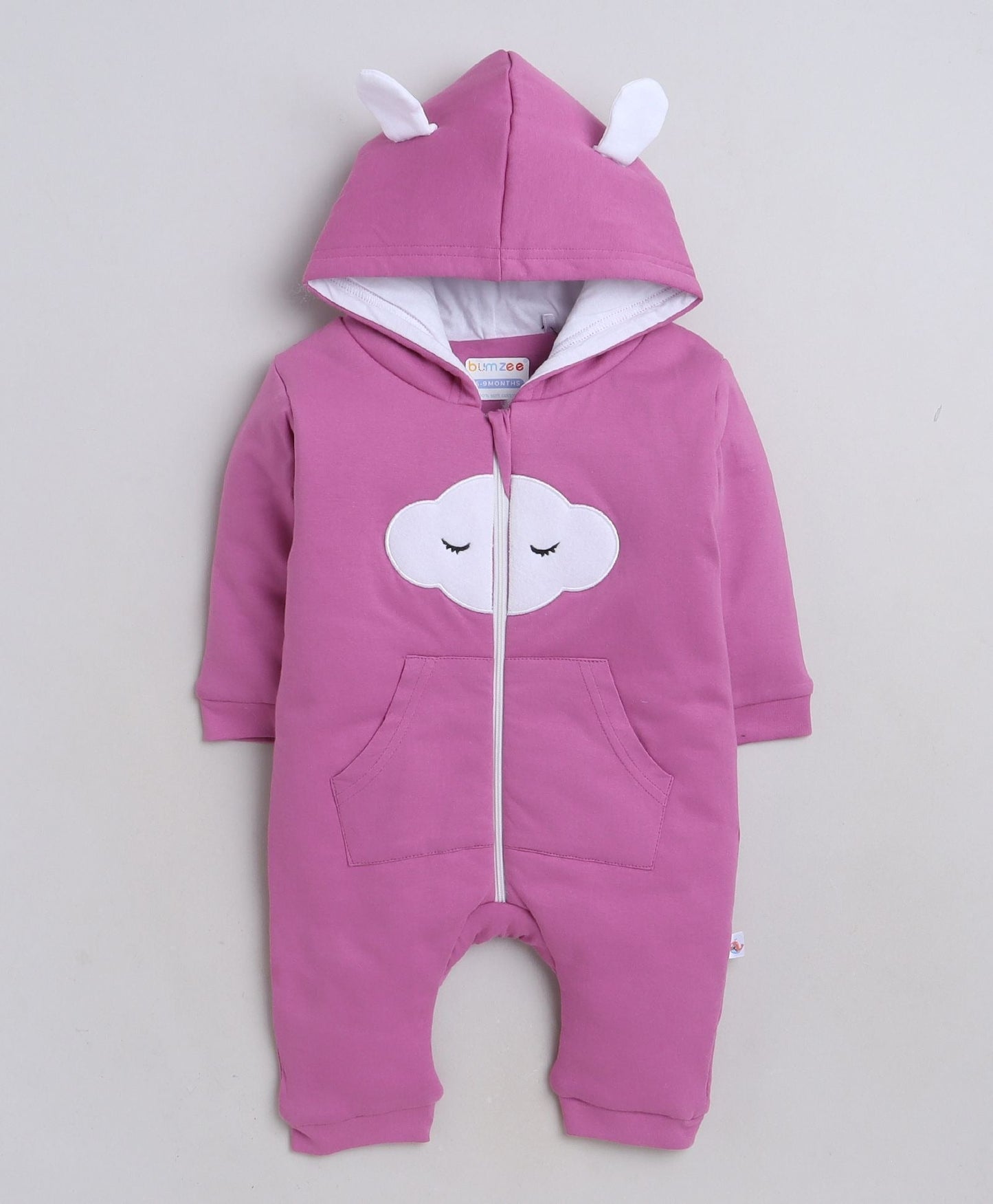 Bumzee’s unisex sleepsuit: zipper closure, embroidered charm, and all-season warmth!