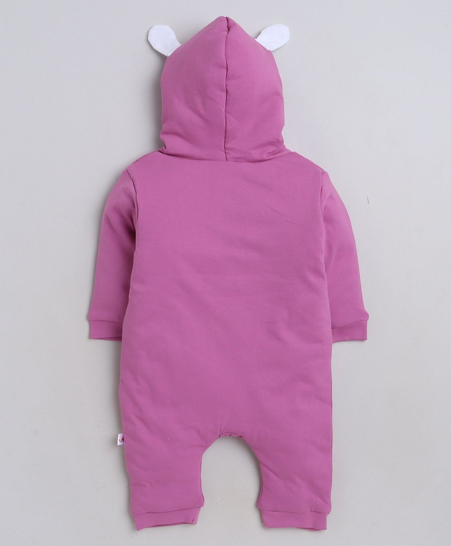 Bumzee’s unisex sleepsuit: zipper closure, embroidered charm, and all-season warmth!