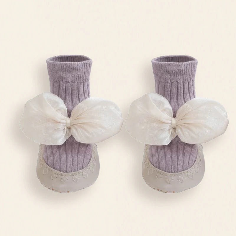 Snug & Stylish – Unisex Lilac Bow Socks by Lille Barn