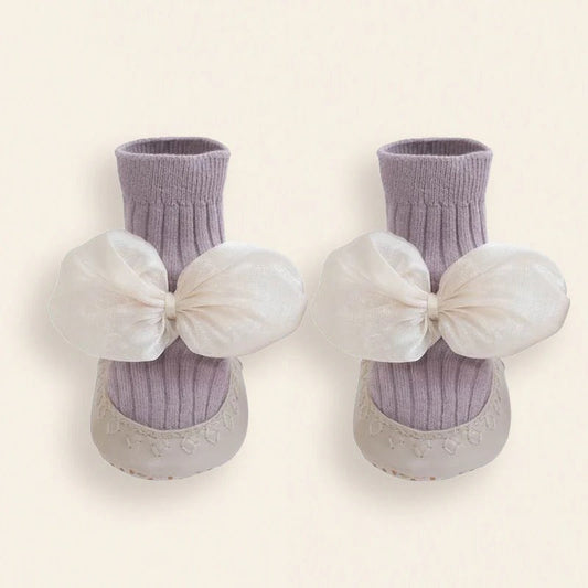 Snug & Stylish – Unisex Lilac Bow Socks by Lille Barn