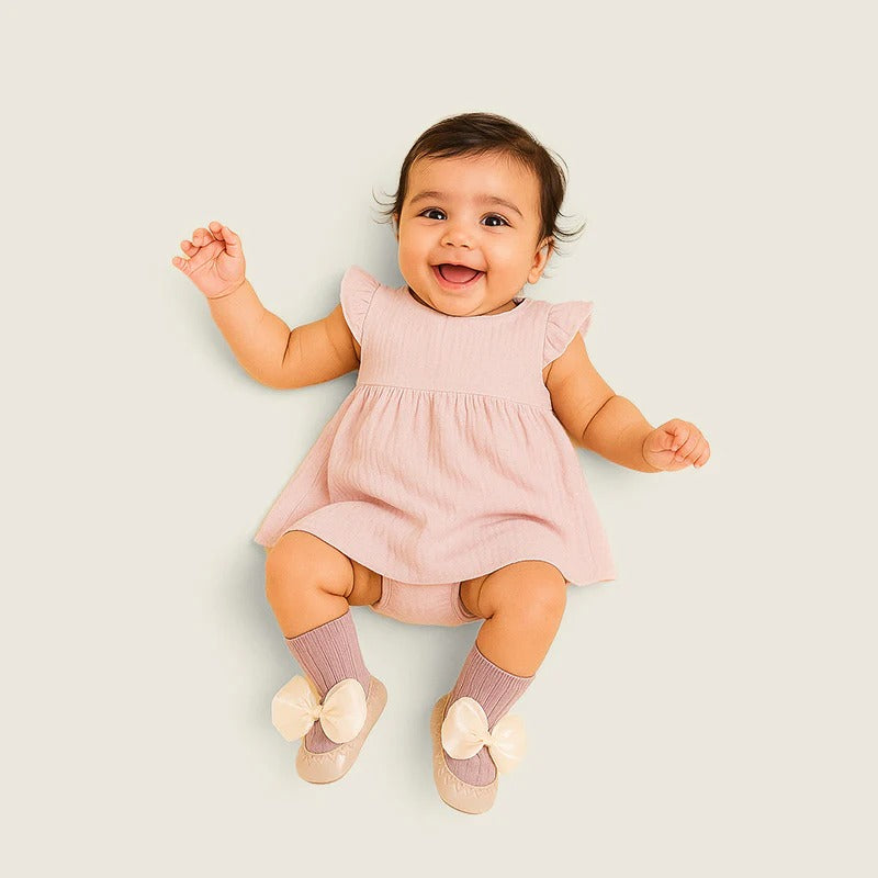 Snug & Stylish – Unisex Lilac Bow Socks by Lille Barn