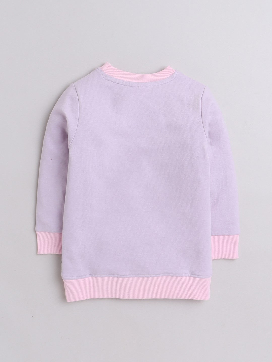 Bumzee’s comfortable sweatshirt: lilac charm, bold text, and all-season cozy style!