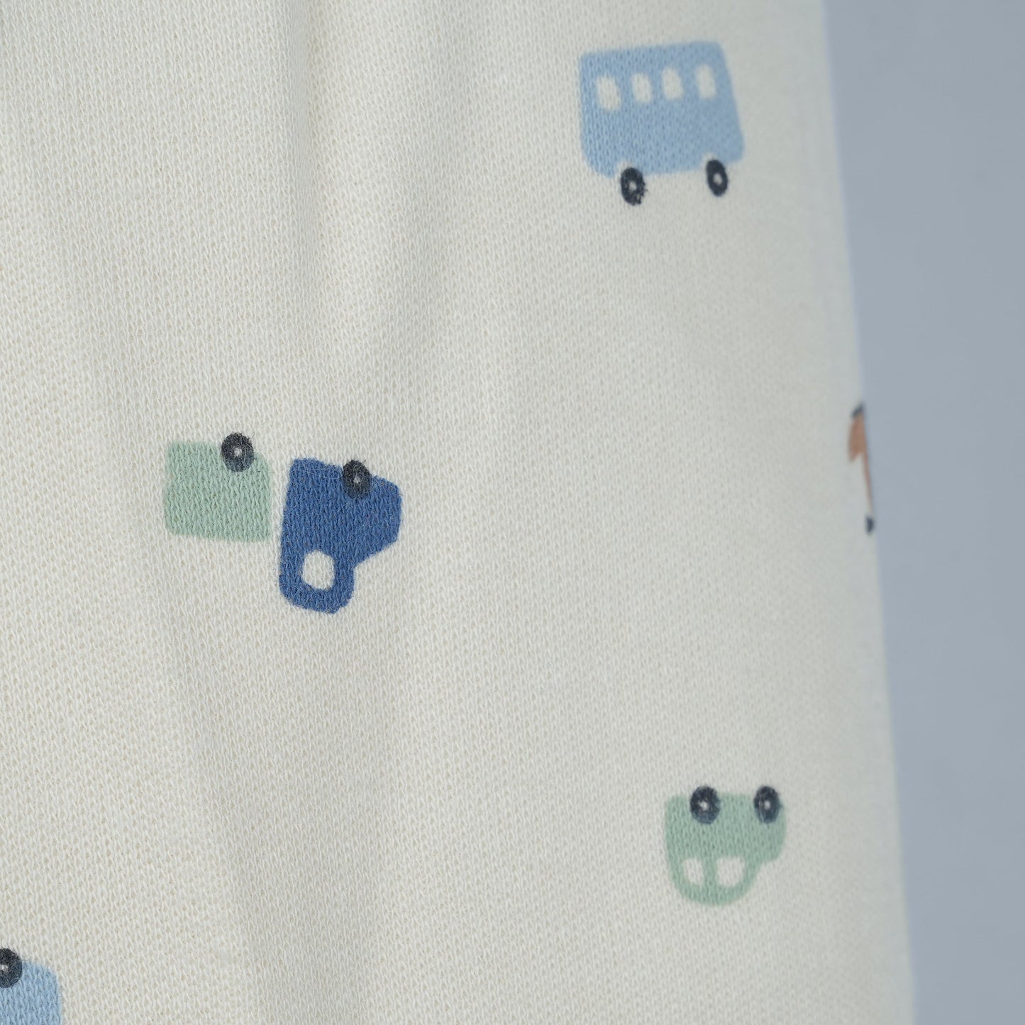 Creamy Comfort: Pink Rabbit All-Over Print Leggings | Skinny Fit for Winter Play