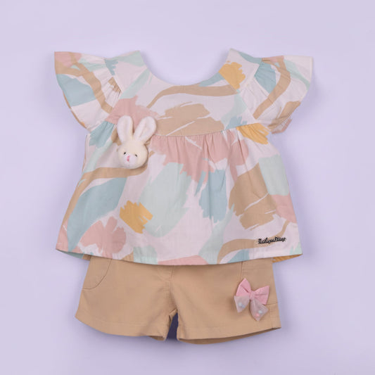 Enjoy sunny days in Baby’s Day set—soft fabric, slip-on shorts, and charming all-over prints!