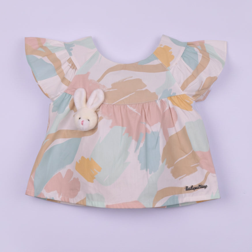 Enjoy sunny days in Baby’s Day set—soft fabric, slip-on shorts, and charming all-over prints!