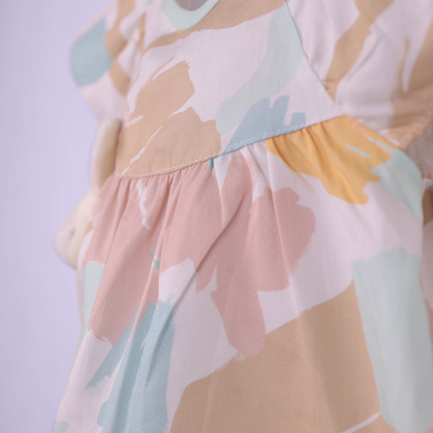 Enjoy sunny days in Baby’s Day set—soft fabric, slip-on shorts, and charming all-over prints!
