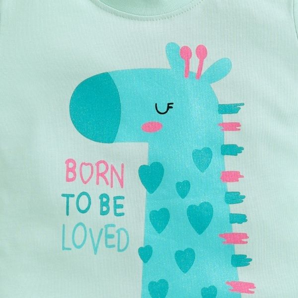 Adorable Green Baby Tee – Giraffe Print with 'Born to Be Loved' Text